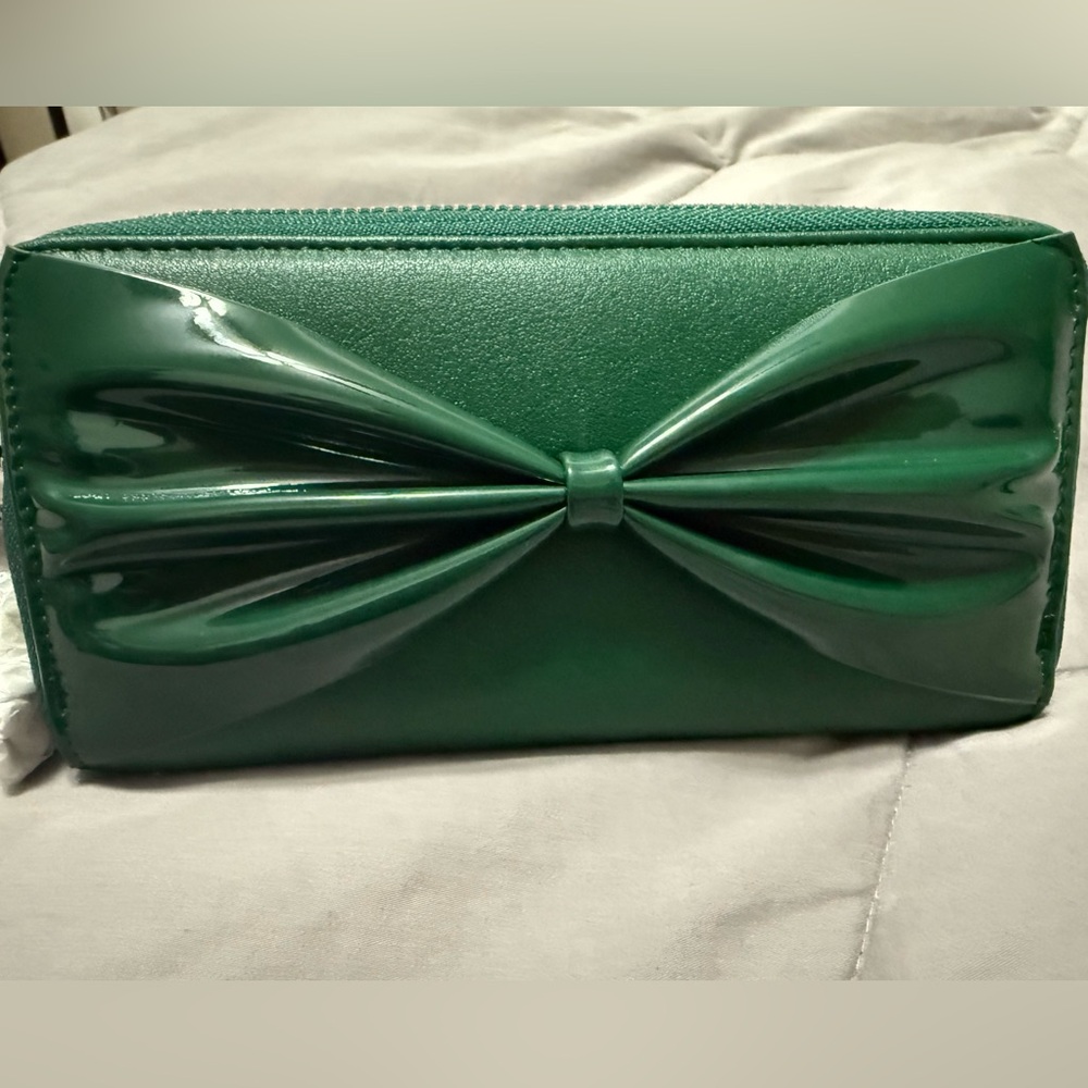 NWT Retro Green Bow Clutch
